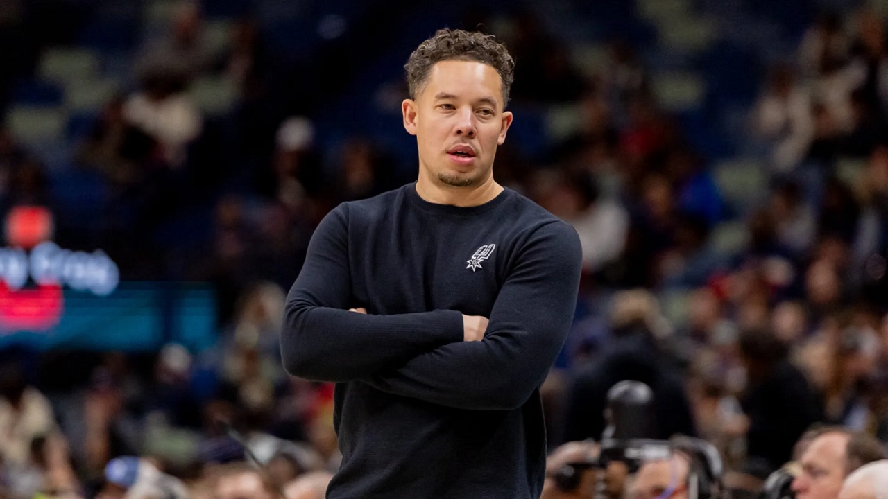 Mitch Johnson ungkap kekecewaannya setelah Spurs kalah dari Blazers.