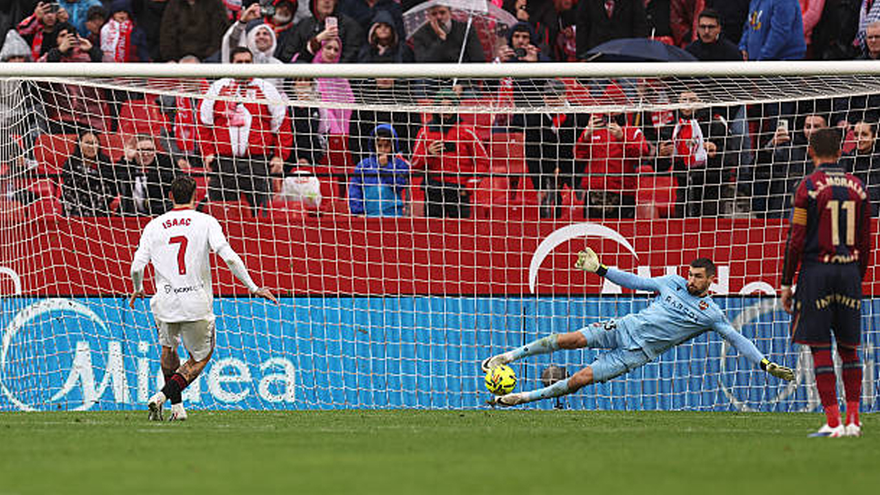 Penyelamatan Gila Mat Ryan Antar Levante Menang di Kandang Sevilla