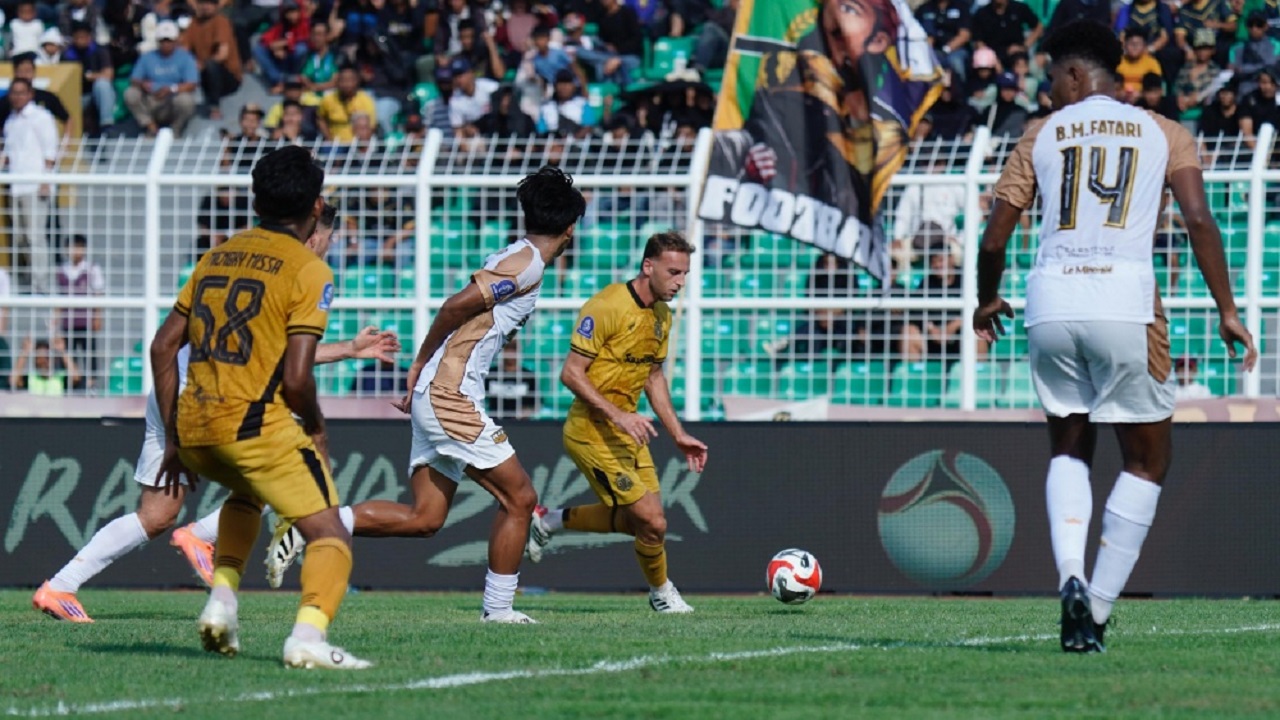 Laga Bhayangkara FC kontra Dewa United FC