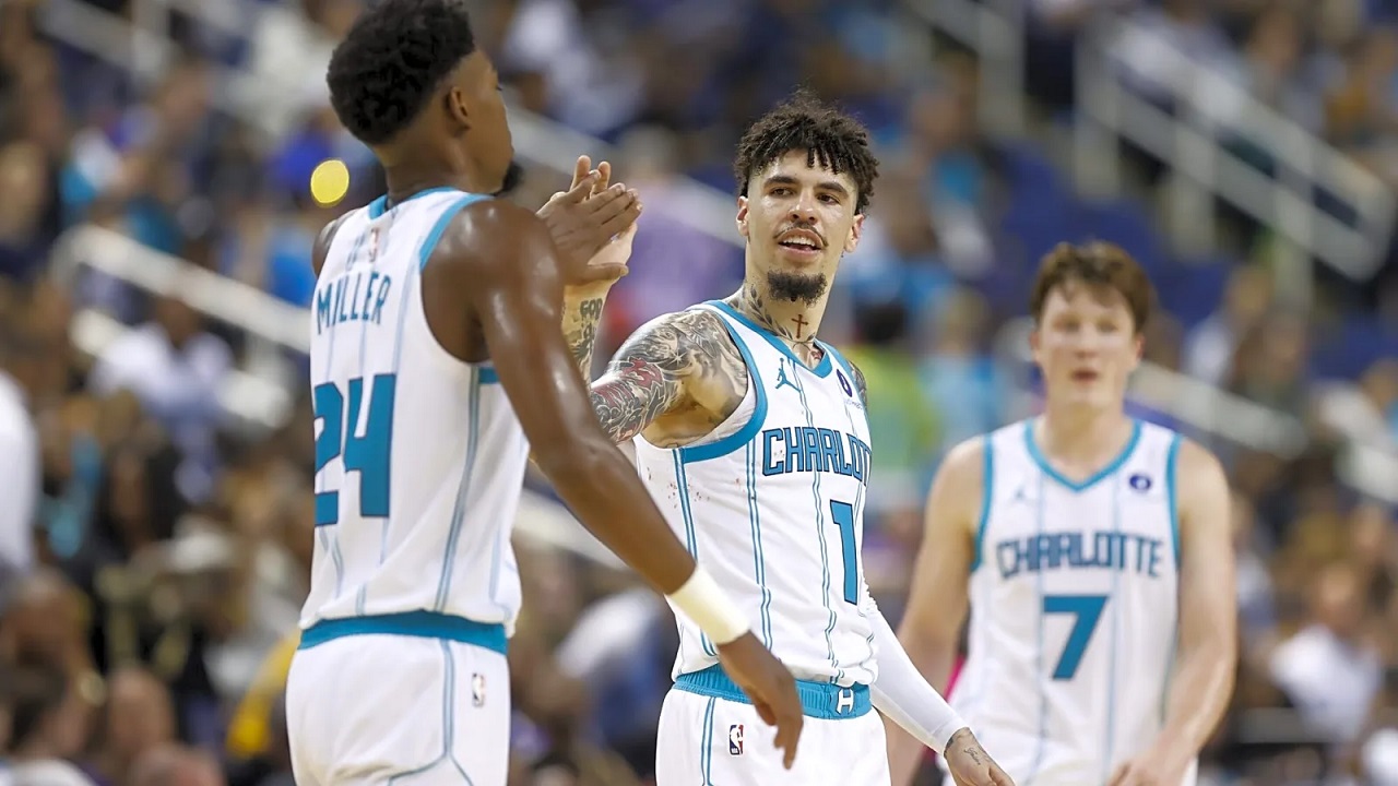 Hornets Hancurkan Thunder, Charles Lee Mengaku Bahagia
