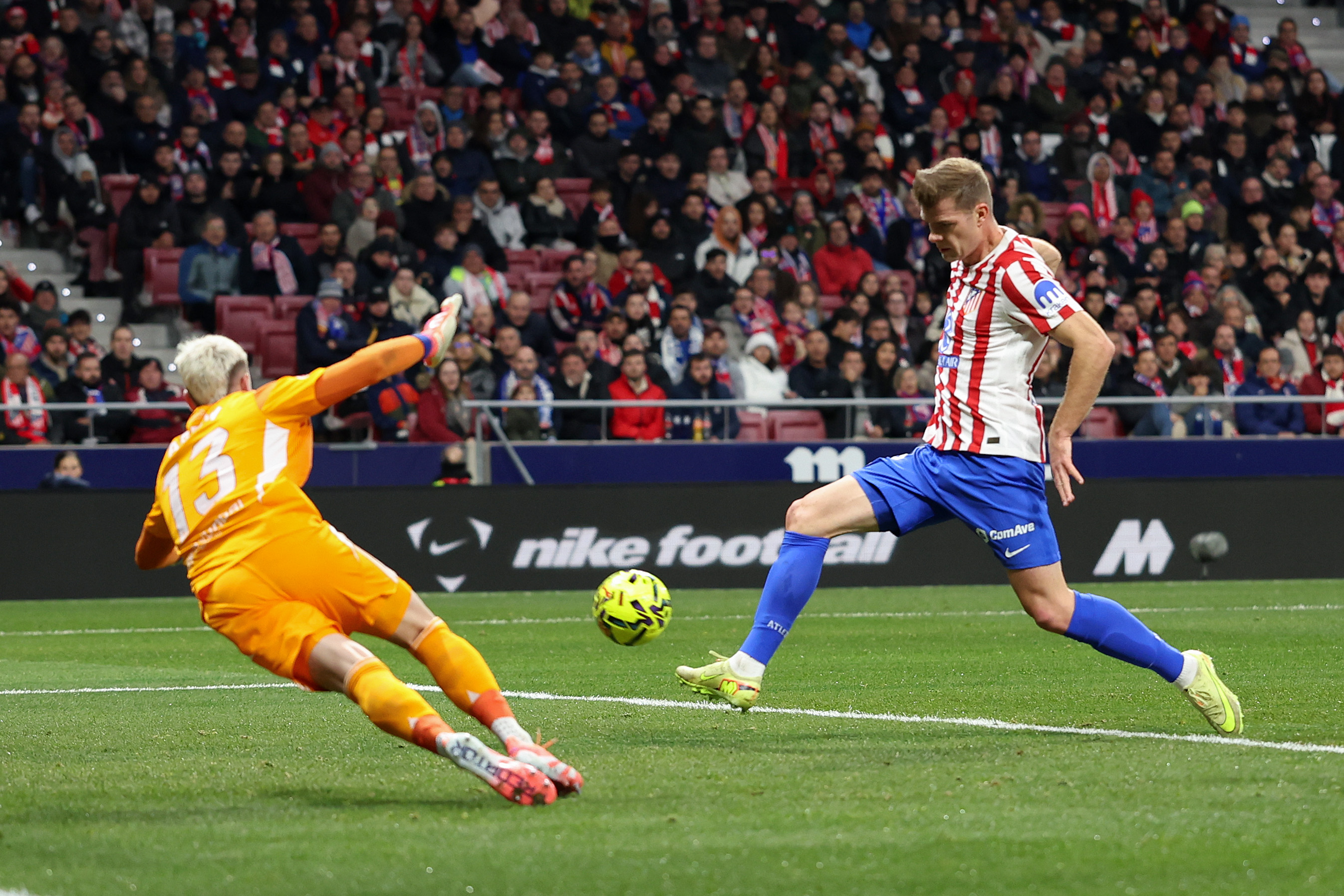 Atletico Madrid Berpotensi Jual Penyerang Senior Sorloth - sumber: (footballespana)