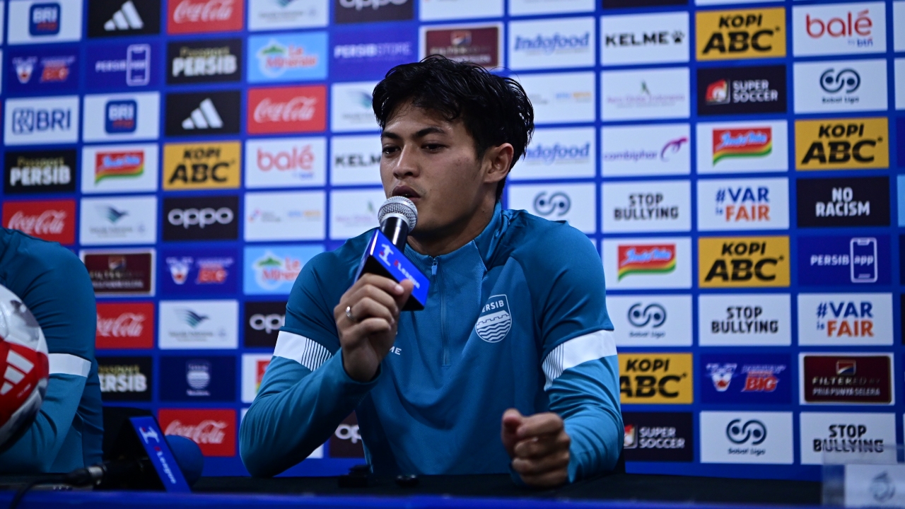 Bek kiri Persib, Alfeandra Dewangga