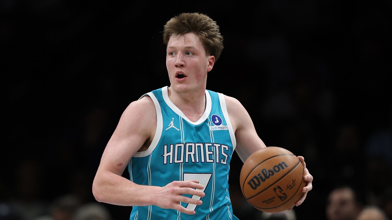 Kon Knueppel komentari kemenangan krusial Hornets atas Thunder.