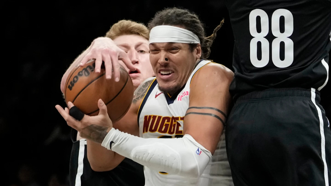 Aaron Gordon (tengah) tampil untuk pertama kalinya bagi Nuggets usai absen 19 laga karena masalah hamstring. (Foto: AP)