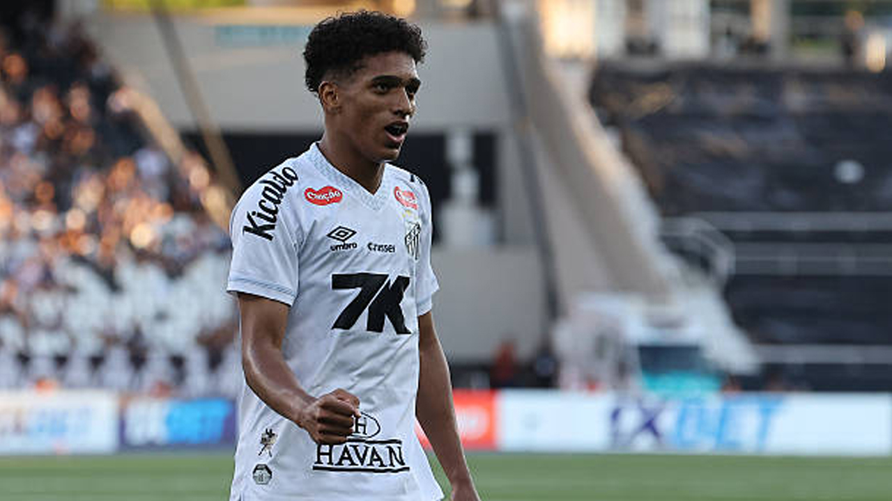 Tottenham Tak Menyerah Kejar Bek Muda Brasil yang Dijuluki Marcelo Baru