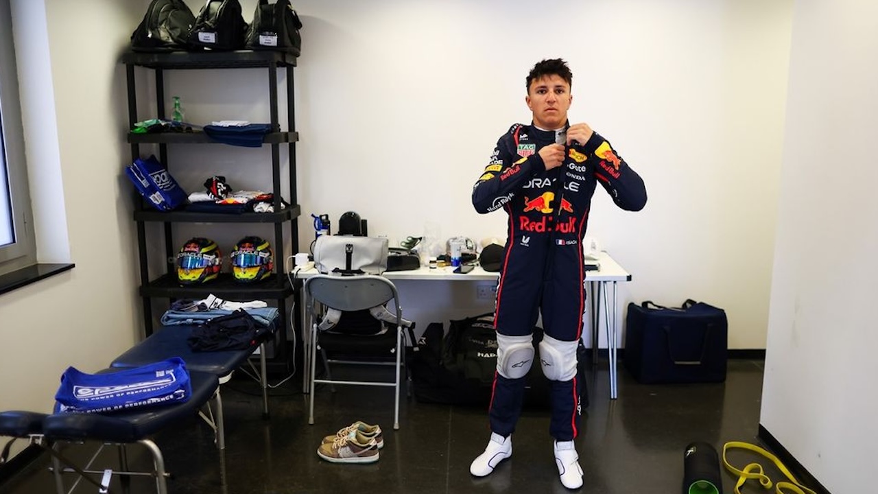 Resmi ke Red Bull, Isack Hadjar Langsung Dihadapkan Tantangan Terbesar