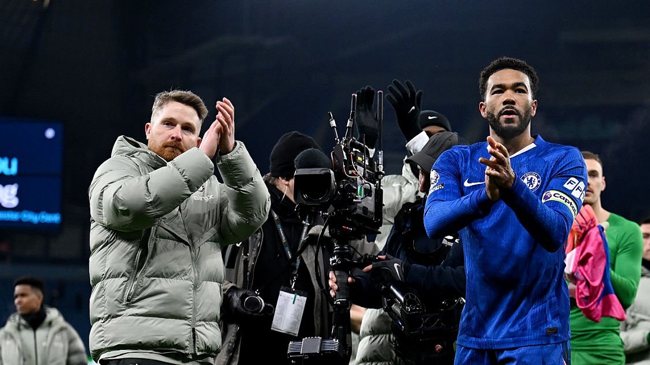 Pelatih interim Chelsea, Calum McFarlane