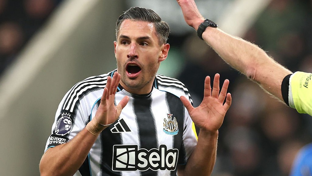 Bek Newcastle United, Fabian Schar