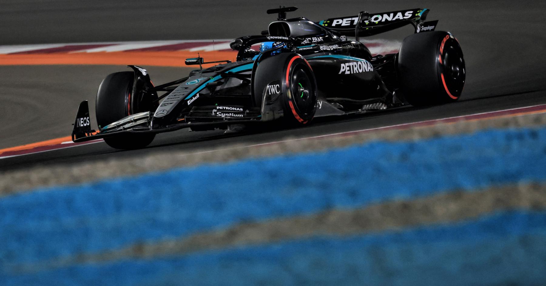 Mercedes Akui Terlalu Rumit dalam Tantangan F1 Terbaru - sumber: (racingnews365)