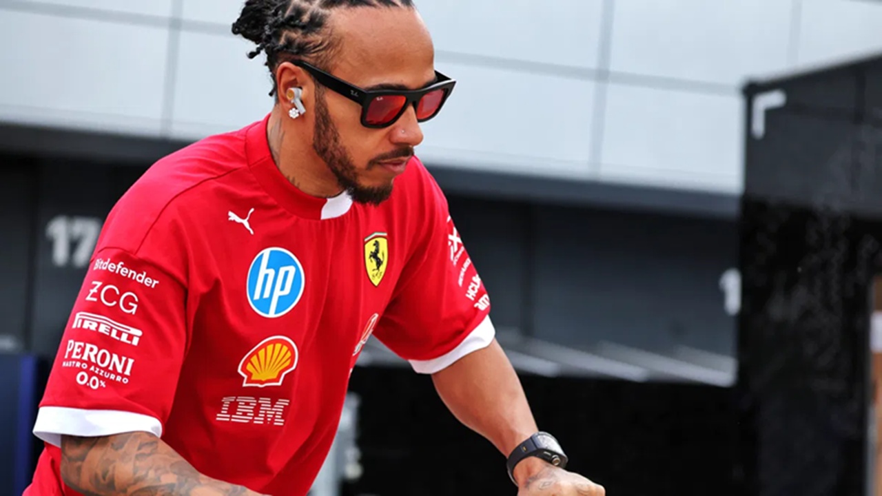 Lewis Hamilton Bersiap untuk Musim F1 Baru dengan Latihan Gunakan Motor KTM