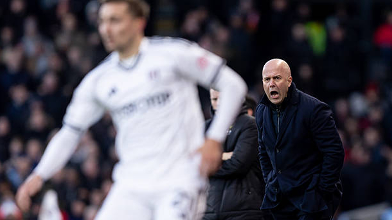 Permainan Liverpool Dinilai Membosankan oleh Fans, Arne Slot Tersinggung