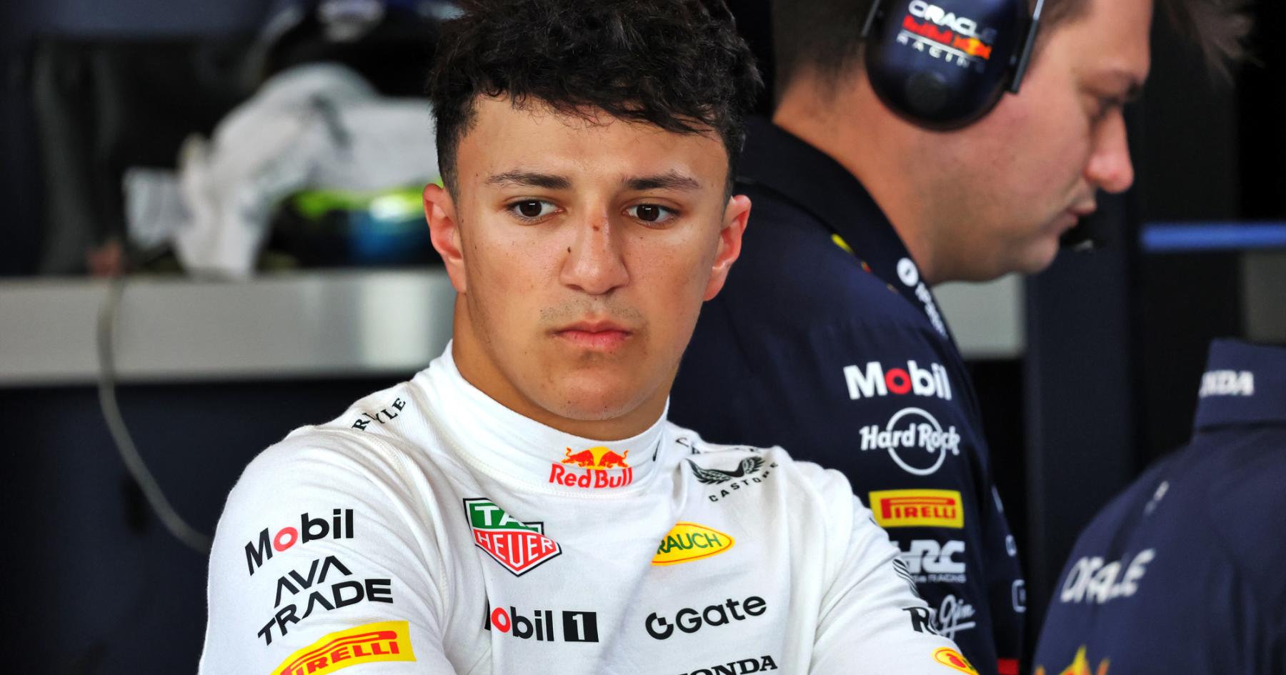 Keputusan Kursi Kedua Red Bull Dipertanyakan Setelah Risiko Besar - sumber: (racingnews365)