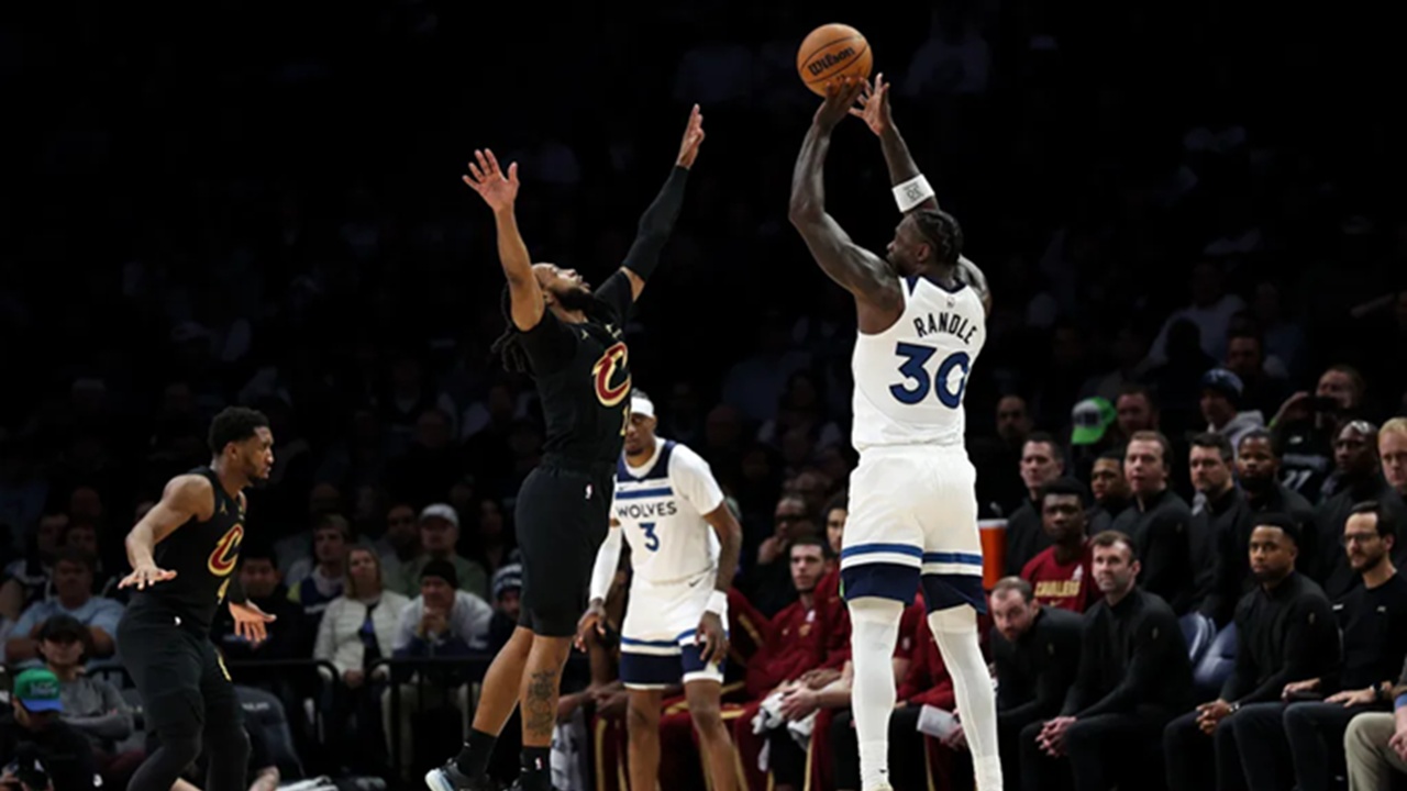 Julius Randle Antarkan Timberwolves Bungkam Cavaliers