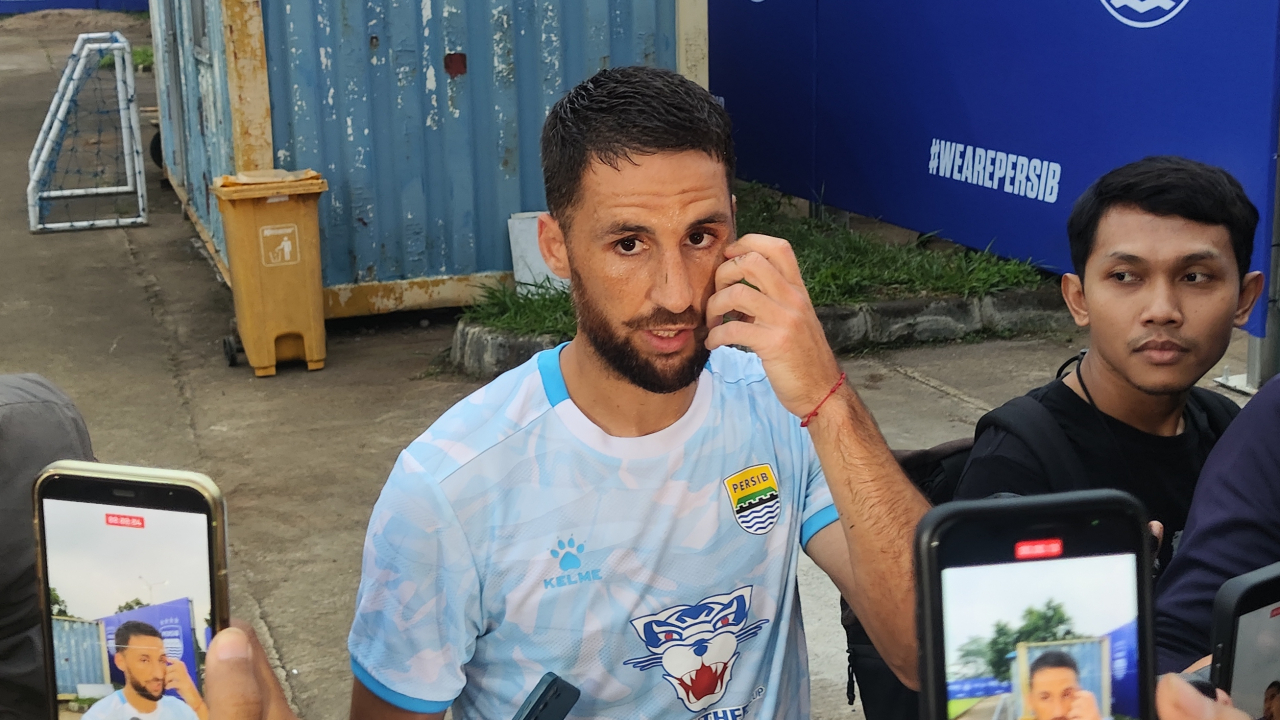 Gelandang Persib, Luciano Guaycochea