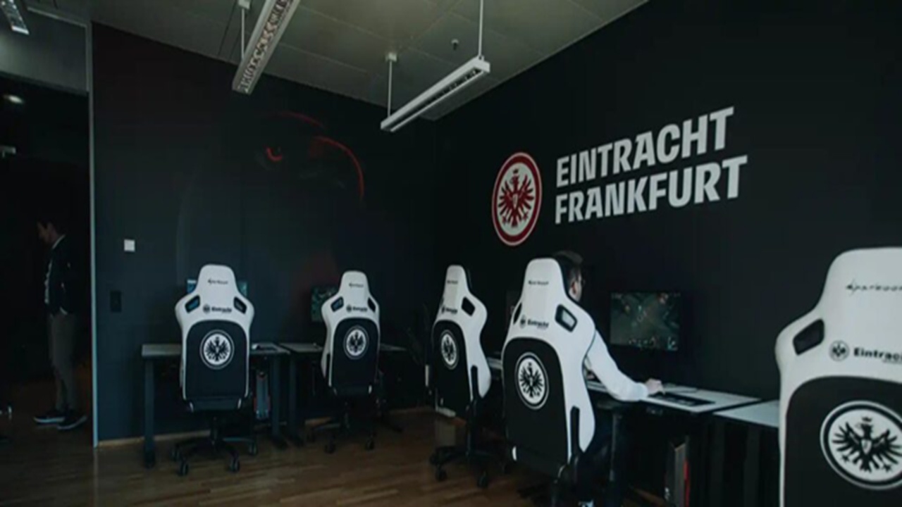 Ondrej Petru Sepakat Bergabung dengan Tim Valorant Eintracht Frankfurt