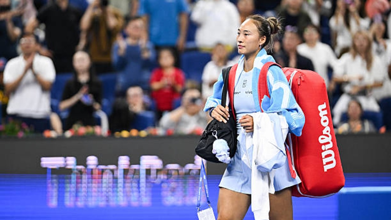 Untuk Alasan Ini, Zheng Qinwen Putuskan Mundur Dari Australian Open