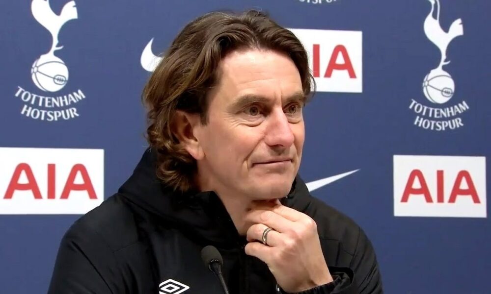 Tottenham Incar Bintang Brentford, Kevin Schade - sumber: (footballtalk)