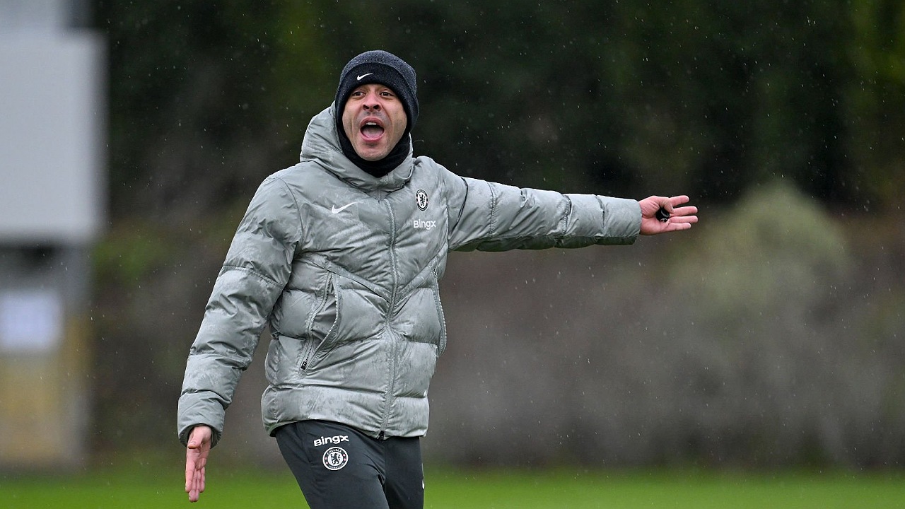 Liam Rosenior Tegas Jadi Diri Sendiri di Chelsea, Abaikan Kebisingan