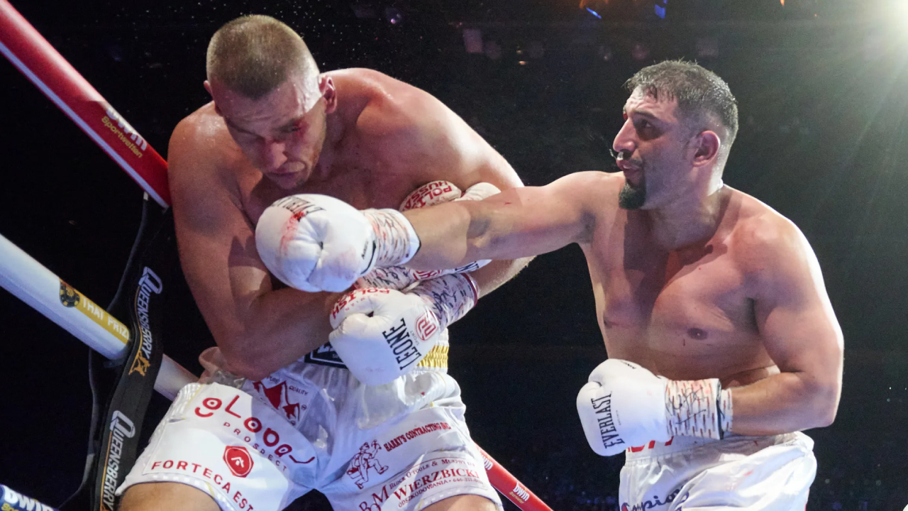 Agit Kabayel (kanan) dan Damian Knyba. (Foto: Fight TV)