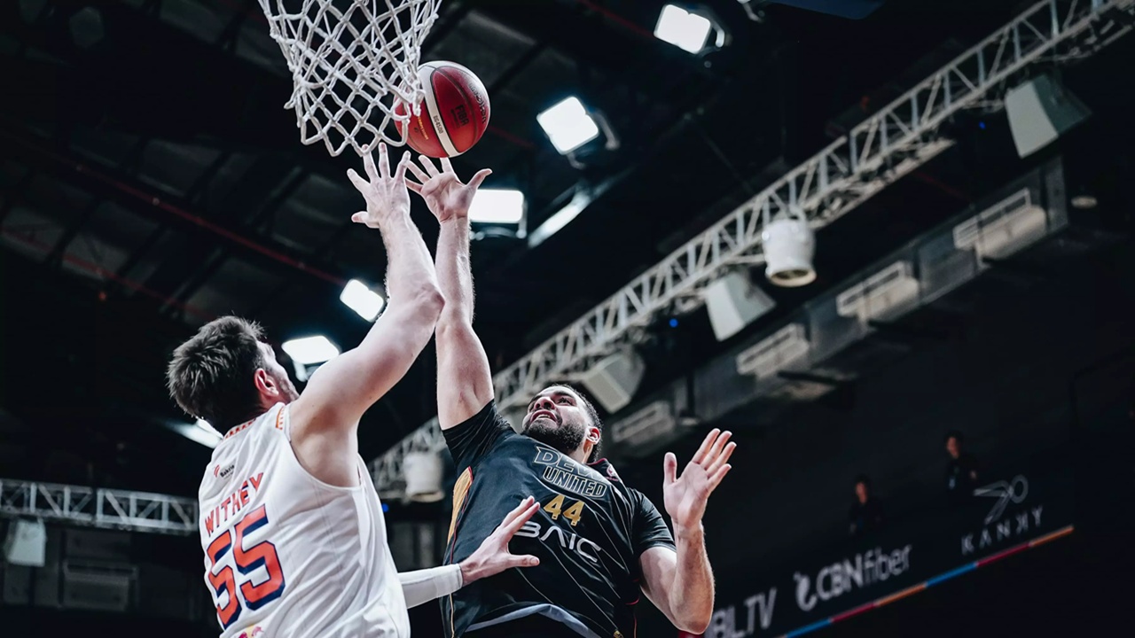 Agusti Julbe Soroti Pertahanan Dewa United Usai Dipecundangi Pelita Jaya