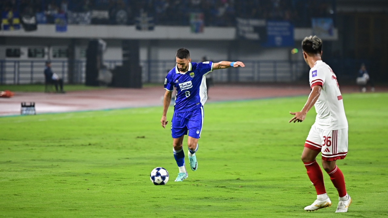 Gelandang Persib, Luciano Guaycochea