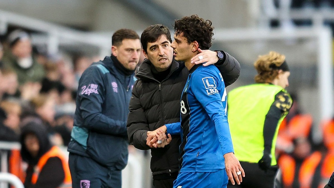 Striker Bournemouth, Enes Unal