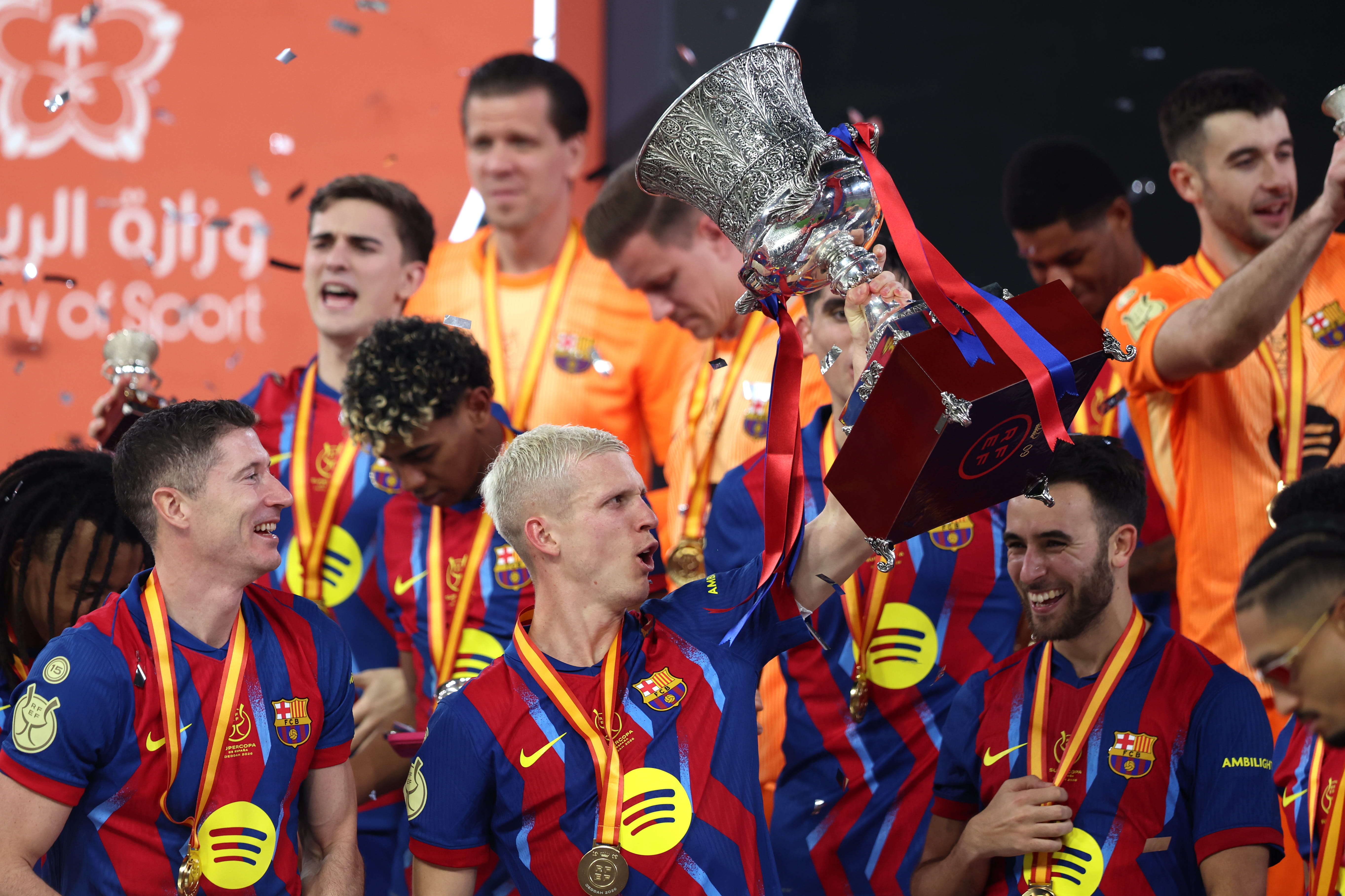 Barcelona Rayakan Kemenangan di Piala Super Spanyol 2026 - sumber: (footballespana)