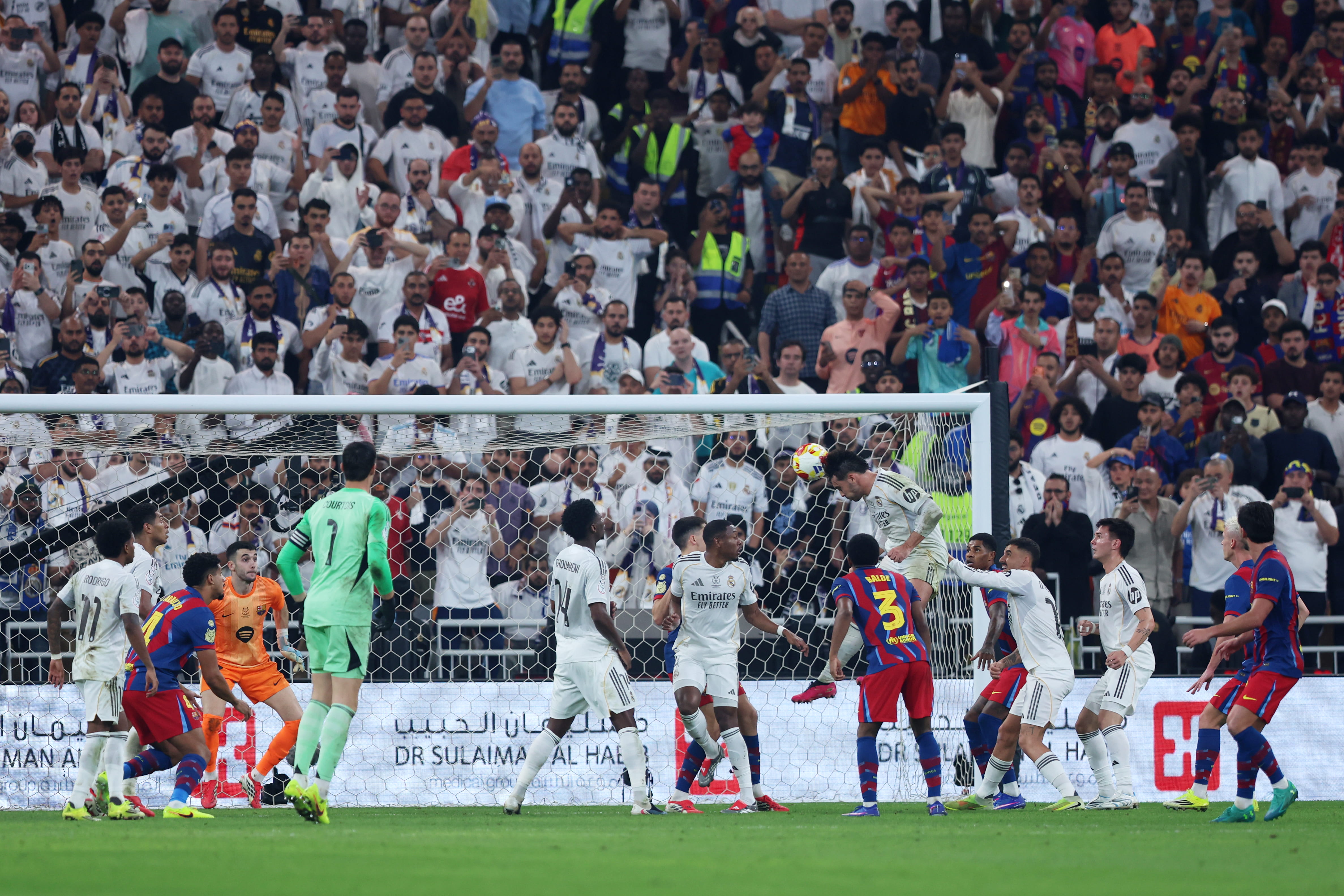 Courtois: Nasib Buruk Penyebab Kekalahan Madrid di Supercup - sumber: (footballespana)