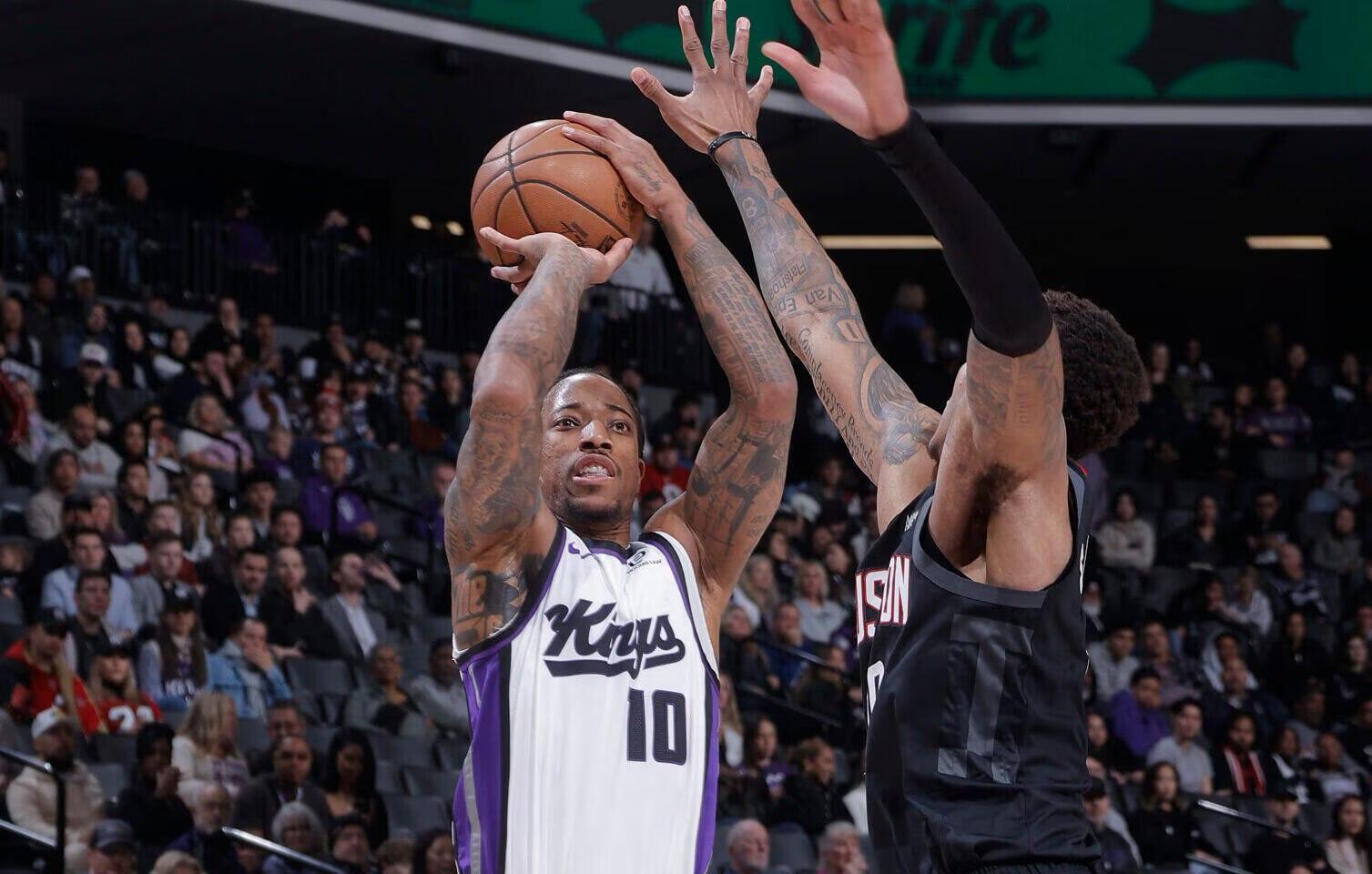 DeRozan Cetak 26.000 Poin, Kings Tumbangkan Rockets - sumber: (mainbasket)