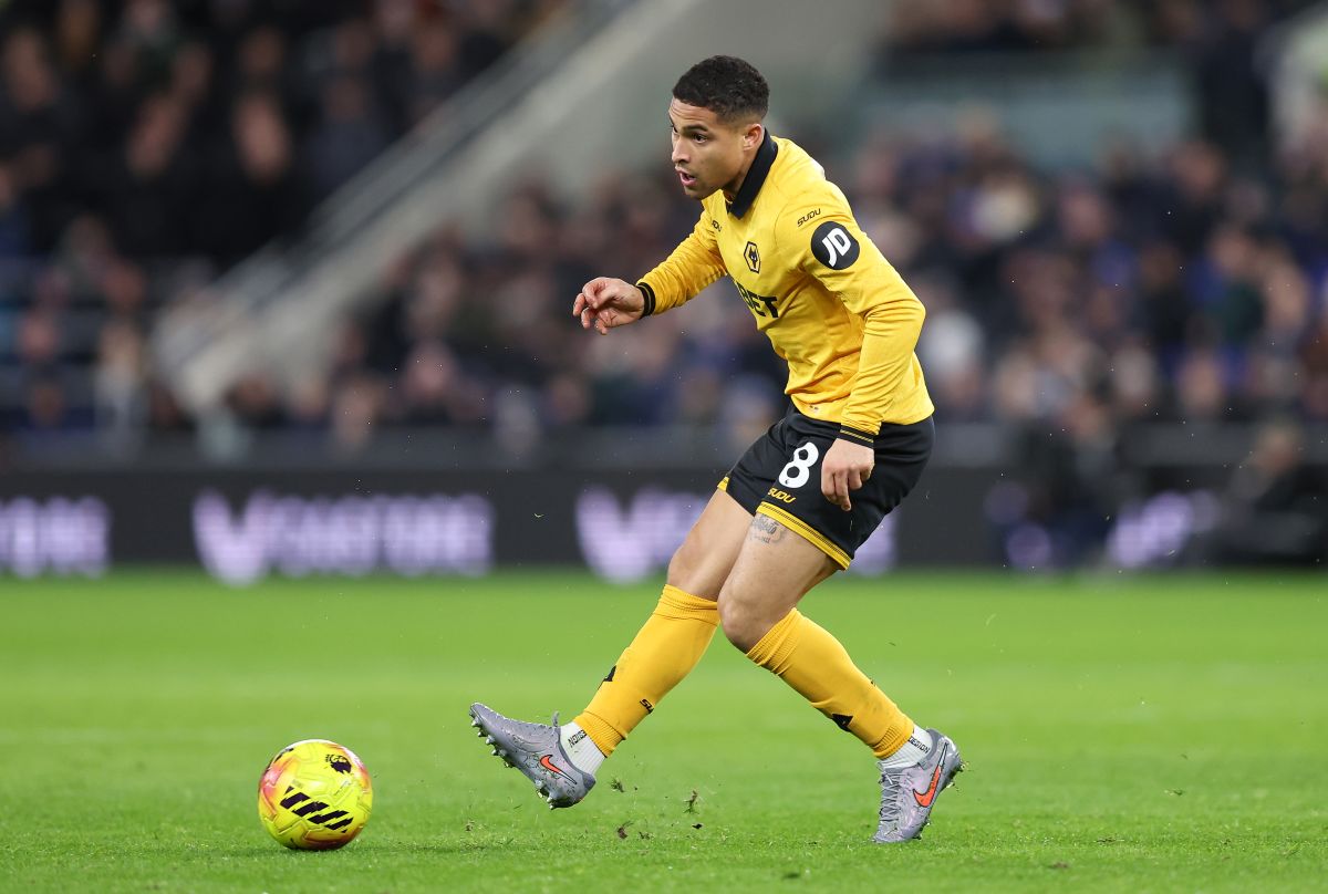 Napoli Capai Kesepakatan dengan Gelandang Wolves João Gomes - sumber: (footballitalia)