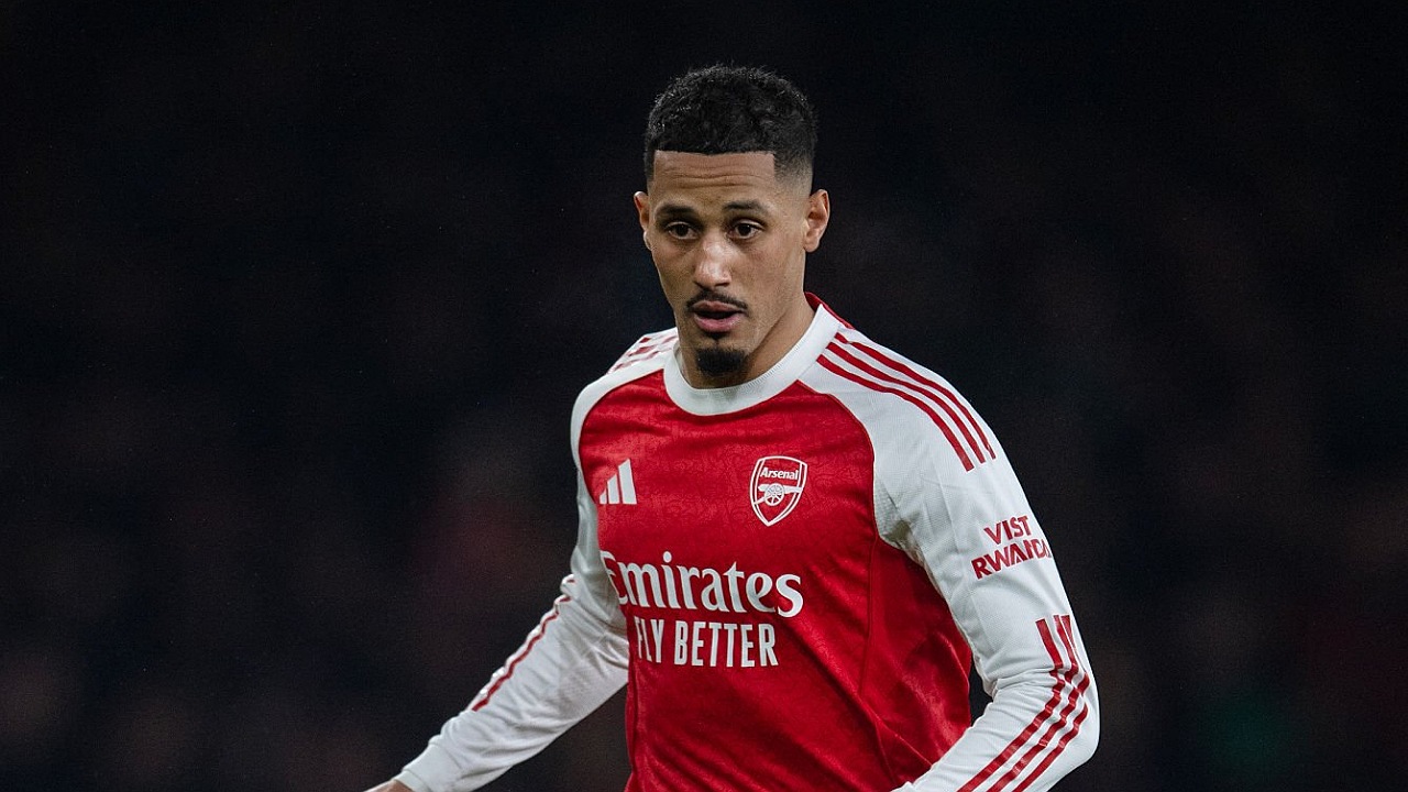 Bek Arsenal, William Saliba