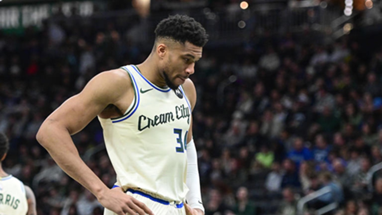 Bucks Dicemooh Fans Sendiri, Antetokounmpo: Saya Membalasnya