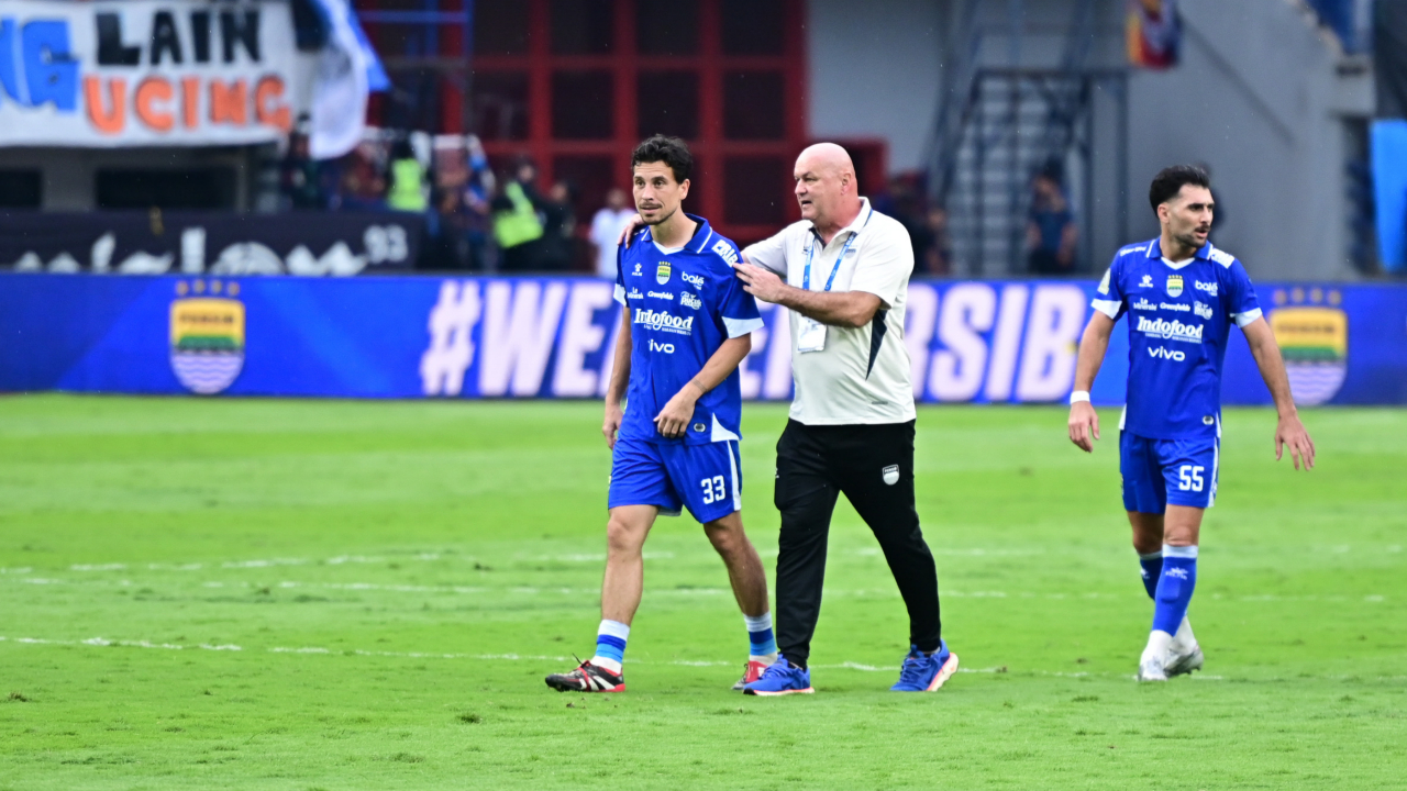 Gelandang Persib, Thom Haye