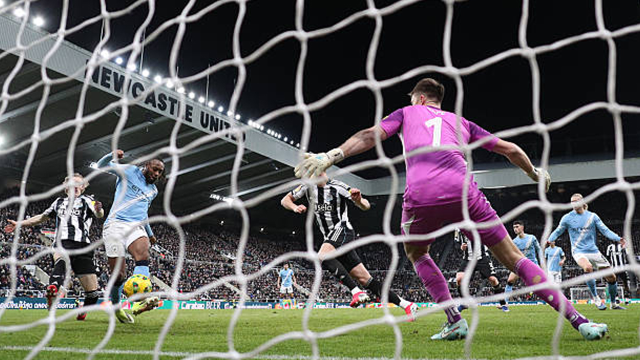 Semenyo Buat Gol, City Bungkam Newcastle 2-0 di Leg I Semifinal Piala Liga