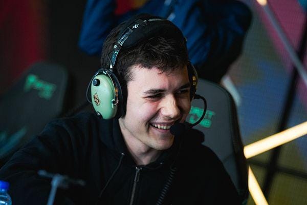 Aurora Turki Lolos ke Playoff Usai Tundukkan Falcons 2-1 - sumber: (ggwp)