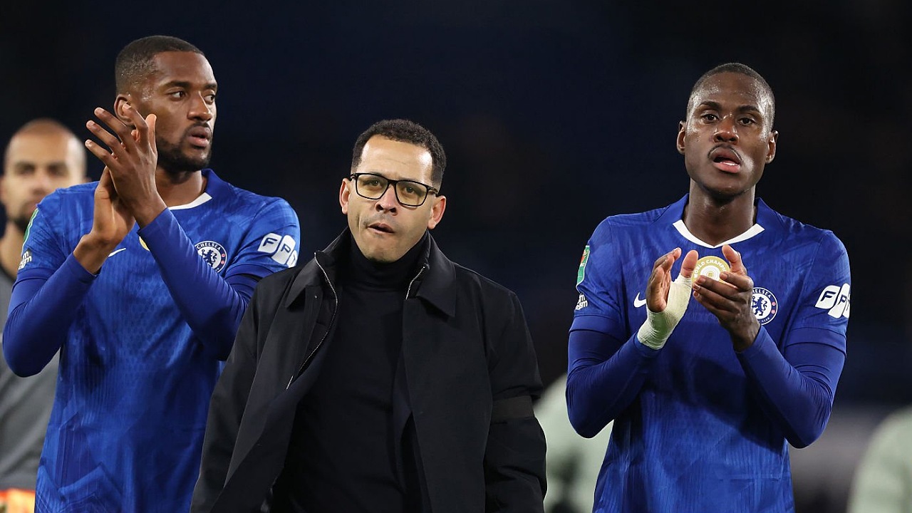 Jamie Redknapp Desak Chelsea Rekrut Bek Tengah Elite di Januari