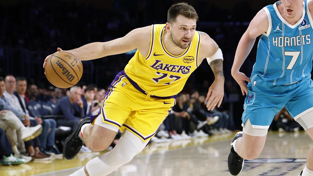 Luka Doncic tuntut Lakers bermain lebih enerjik.