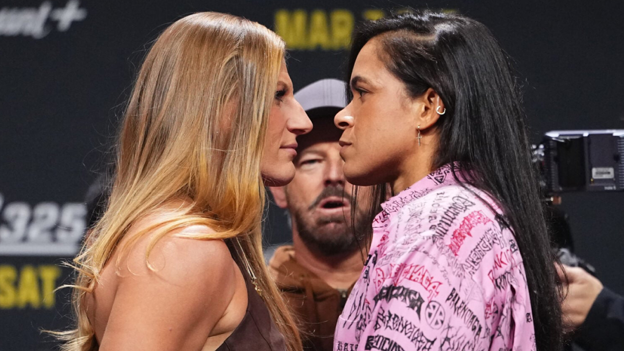 Kayla Harrison (kiri) dan Amanda Nunes. (Foto: Fight TV)