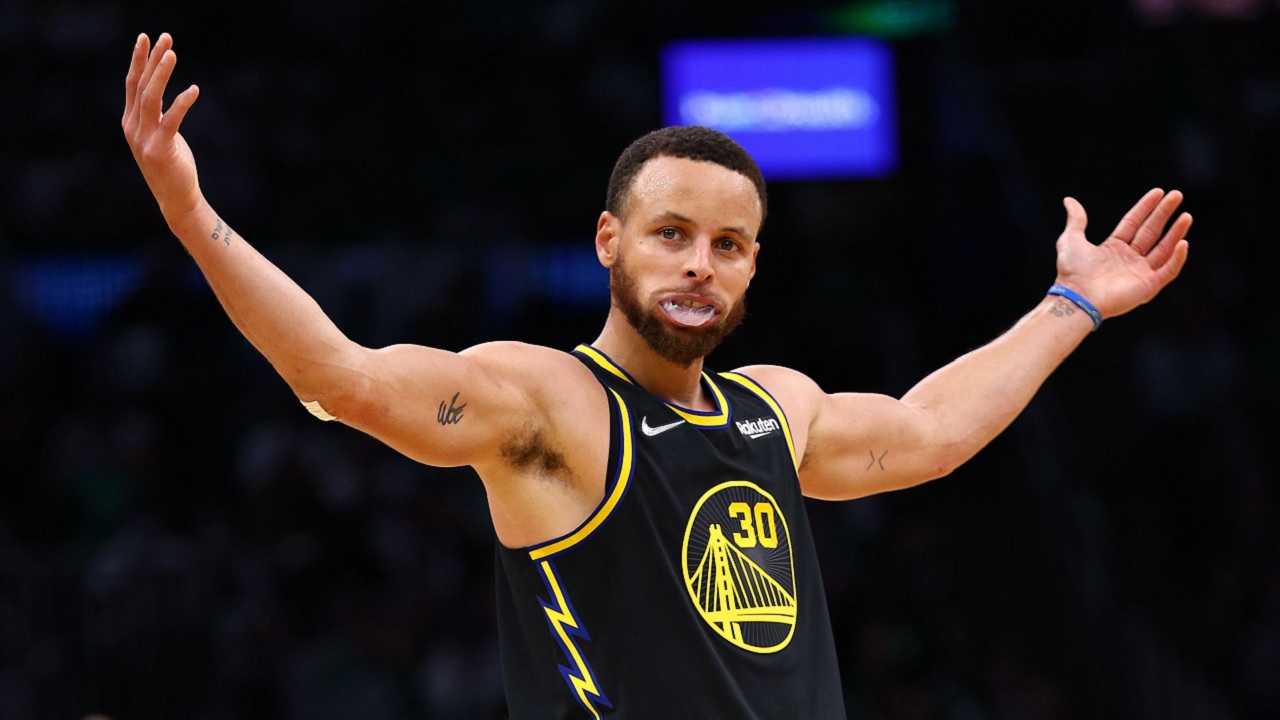 Stephen Curry tidak terlalu pusingkan permintaan trade Jonathan Kuminga.