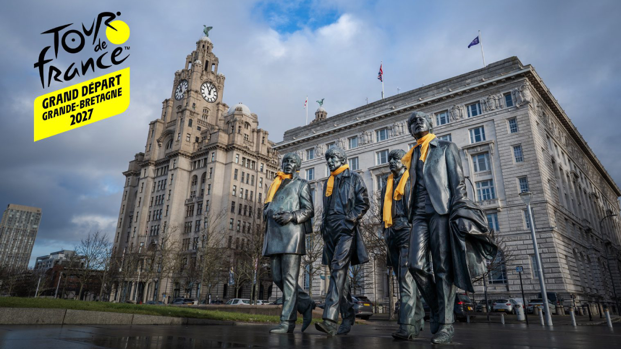 Pembukaan Tour de France 2027 ini menjanjikan rute yang memukau, melintasi perbukitan, lembah hijau, hingga kota-kota ikonik di Skotlandia, Inggris, dan Wales. (Foto: AP)