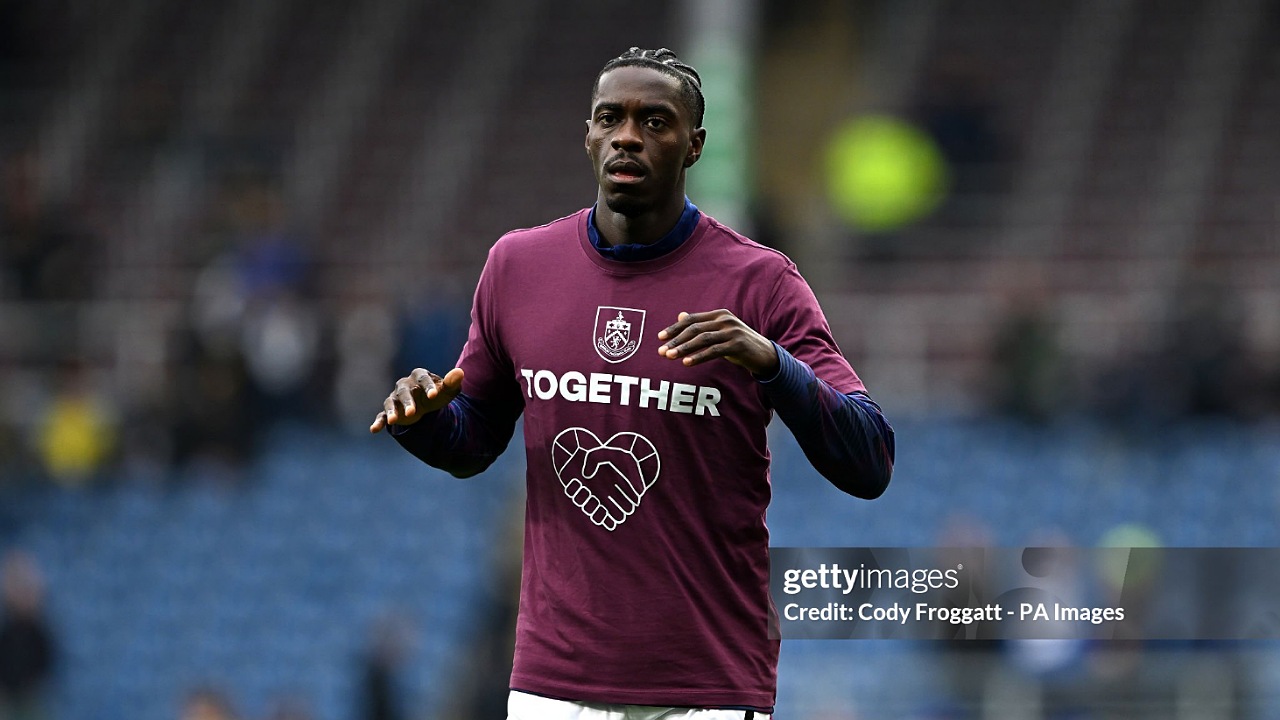 Bek Burnley, Axel Tuanzebe