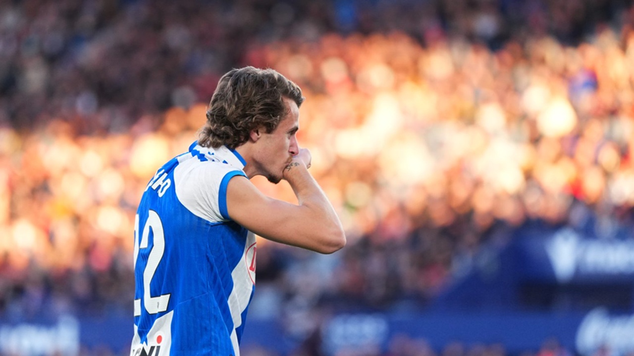 Barcelona Tertarik Pinjam Bek Sayap Milik Espanyol