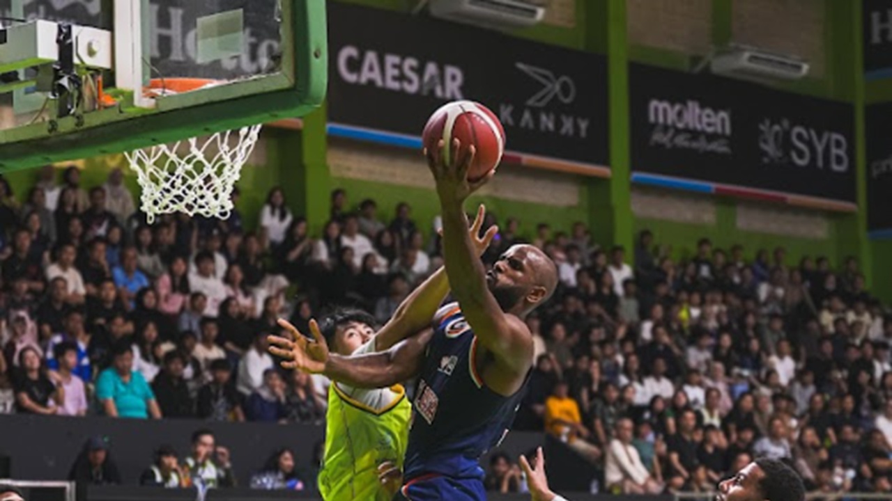 David Singleton Puji Pertahanan Pelita Jaya Melawan Pacific Caesar