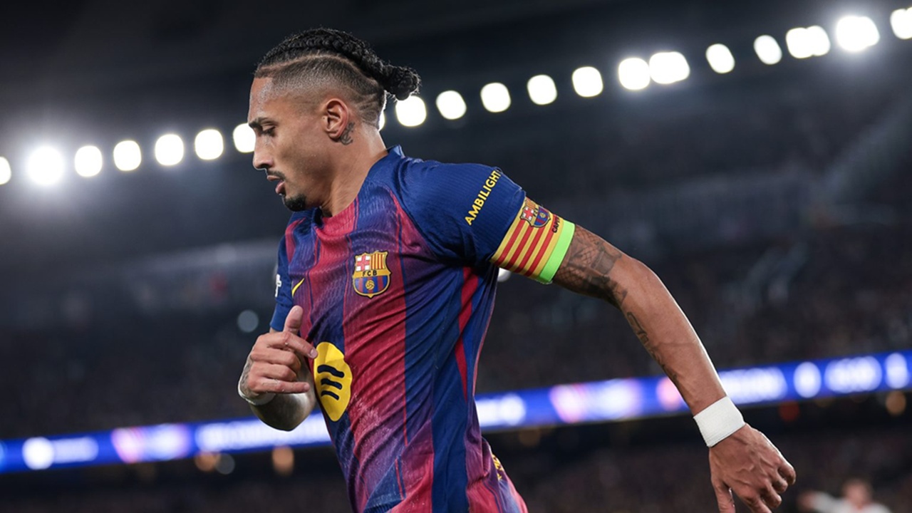 Hansi Flick Mengonfirmasi Raphinha Tak Masuk Skuad Barcelona