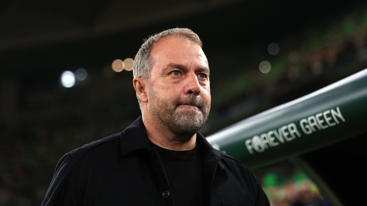 Hansi Flick Menyamai Rekor Barcelona Asuhan Luis Enrique