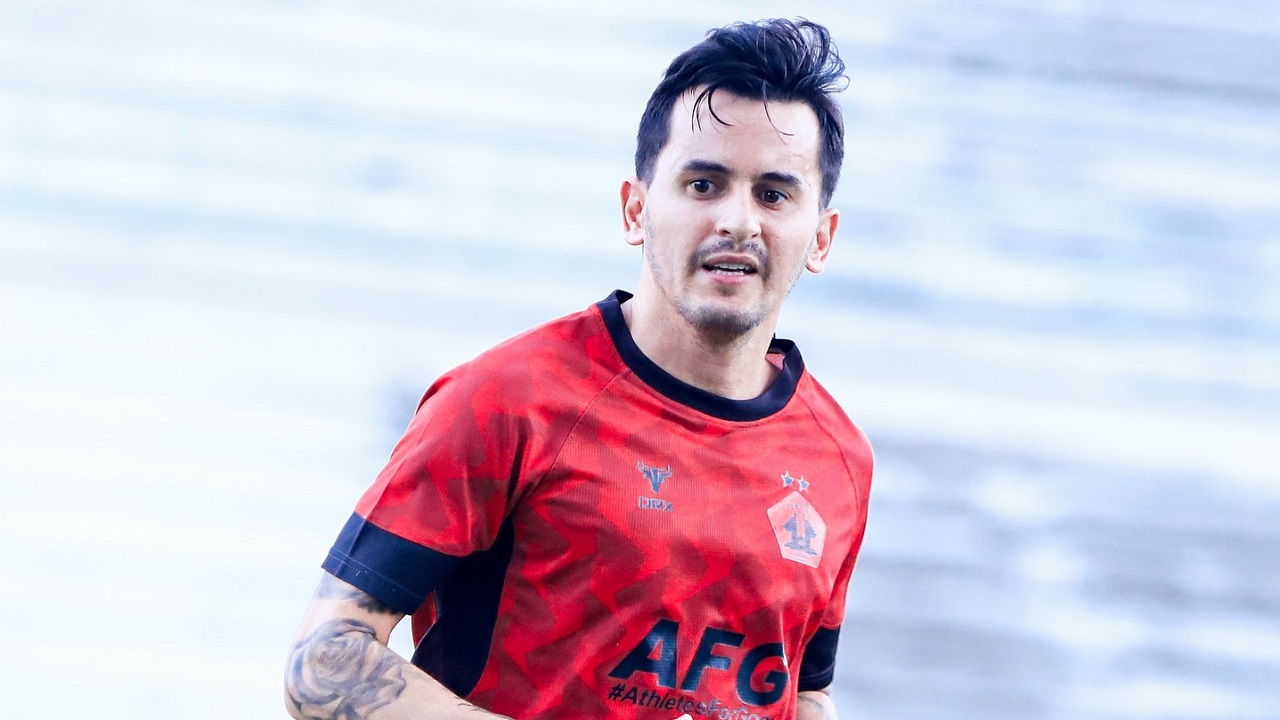 Pemain anyar Persik Kediri, Adrian Luna