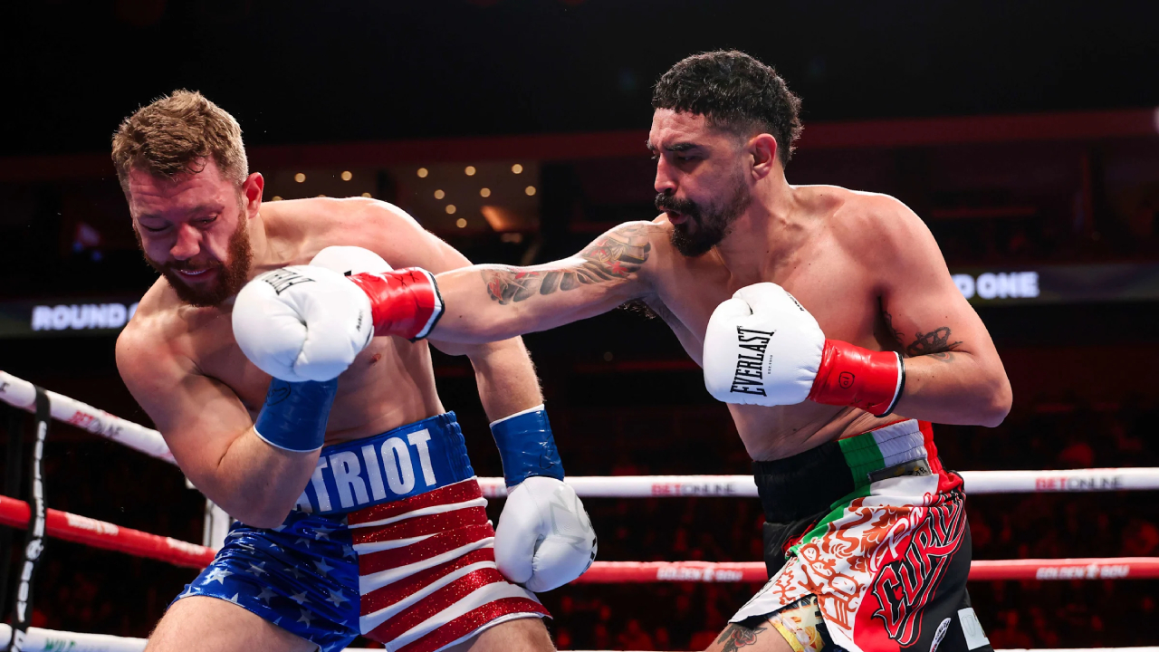 Raul Curiel (kanan) dan Jordan Panthen bertarung spektakuler sepanjang 10 ronde. (Foto: Fight TV)