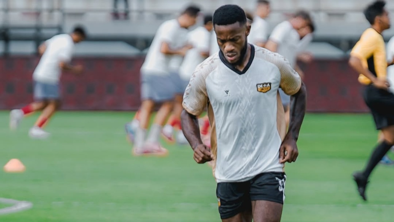 Bhayangkara FC pinjam Privat Mbarga dari Dewa United FC/