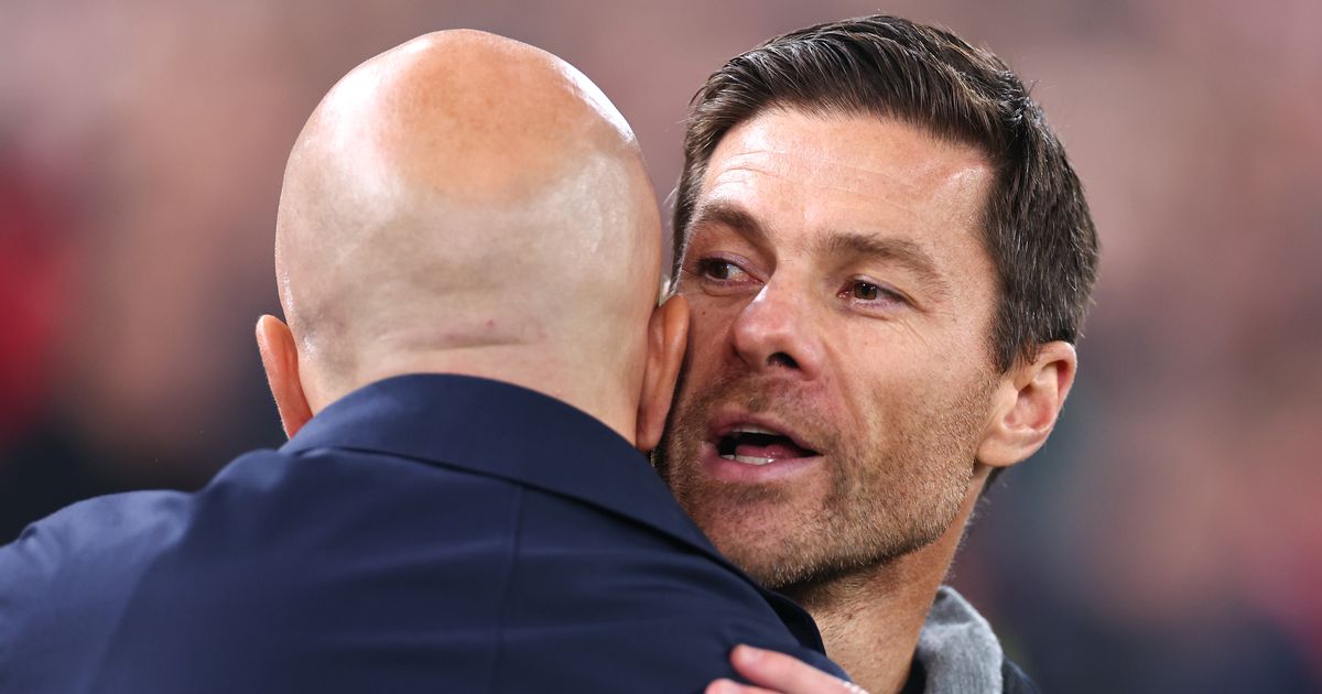 Arne Slot Tetap Tenang Meski Xabi Alonso Tersedia