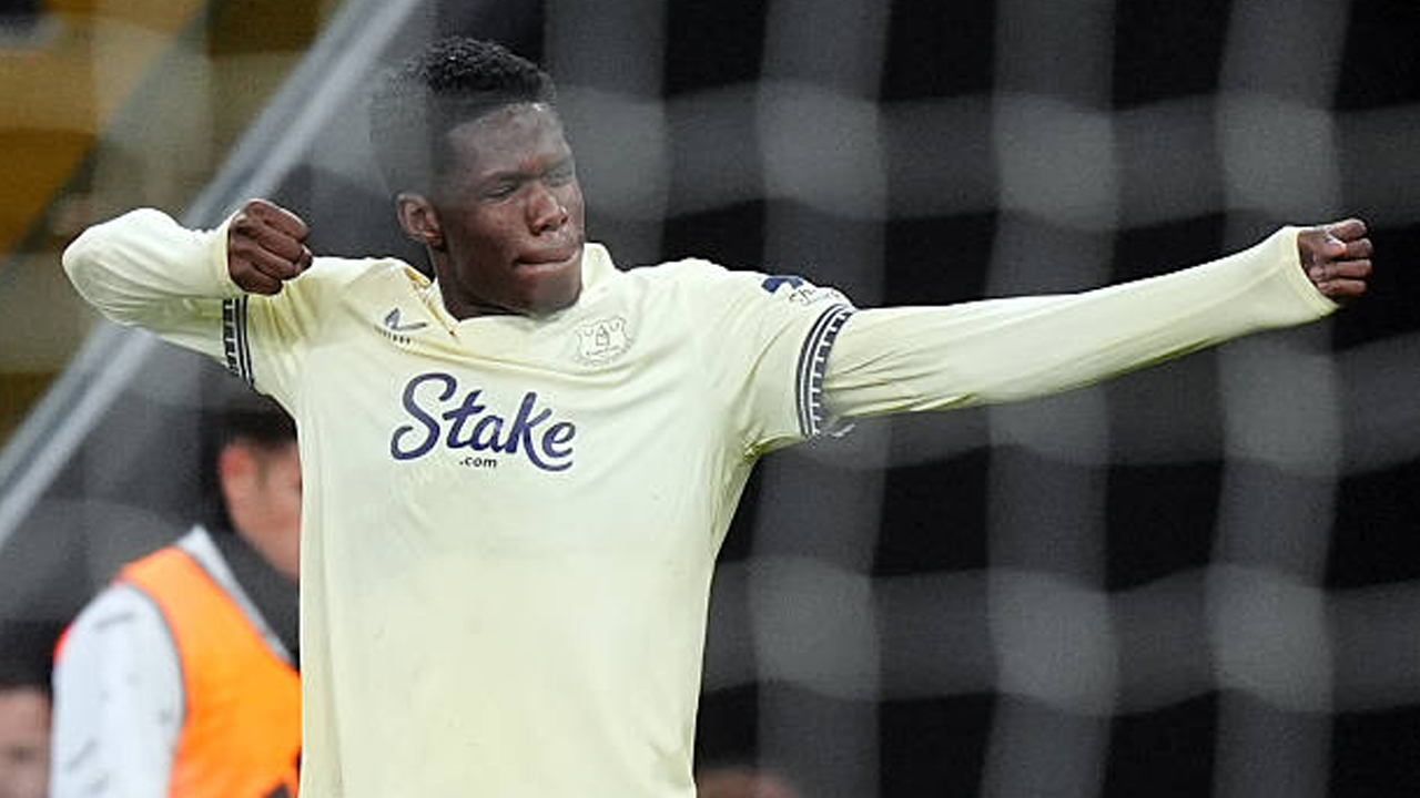 Mencetak Gol Jadi Tugas Utama, Thierno Barry Selalu Berusaha Bantu Everton